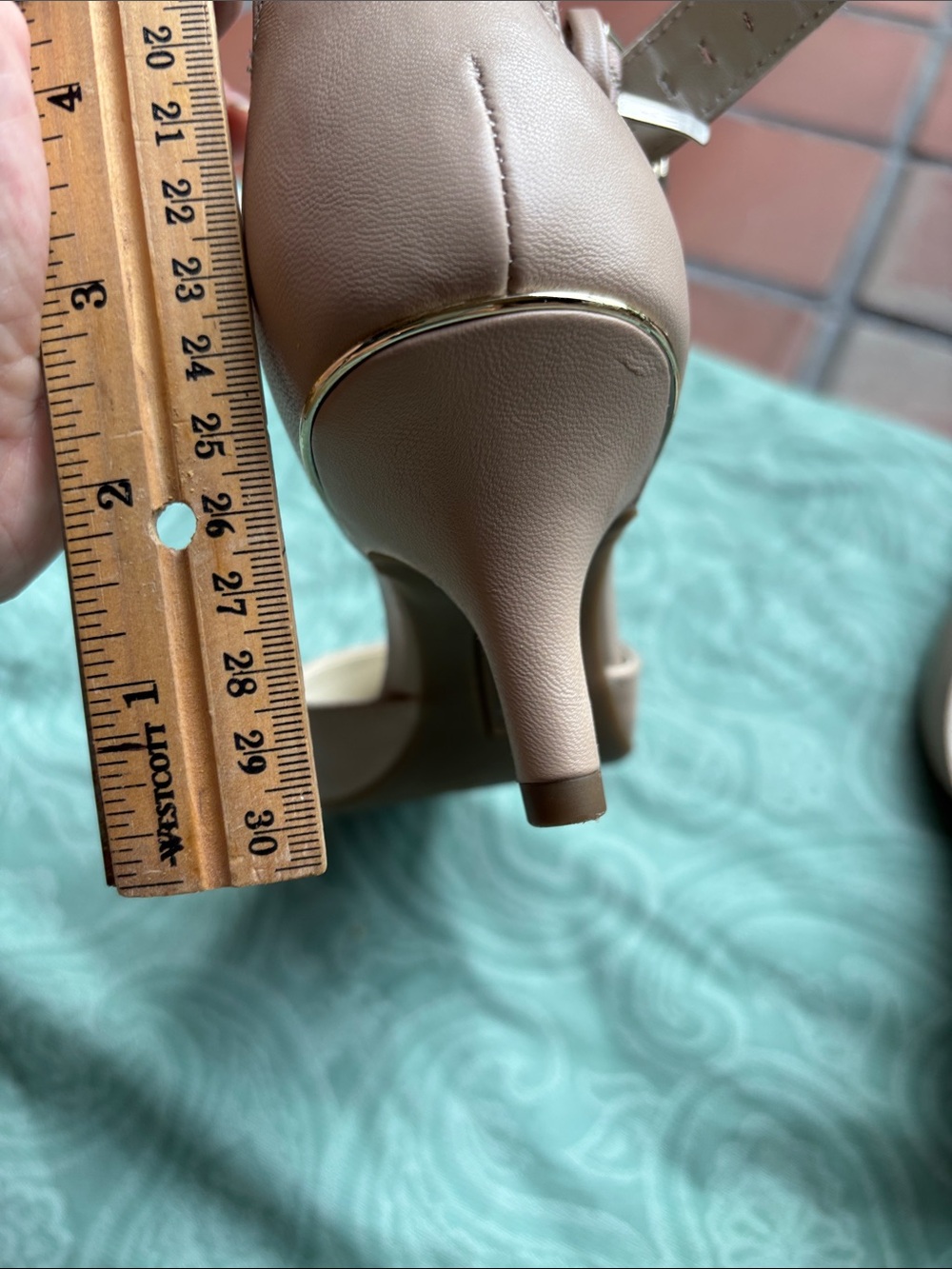 Anne Klein beige Pointed-Toe Ankle-Strap Heels - Picture 5 of 8